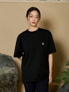 Editor's notesIt is a short sleeves shirt in ‘Aerosilver’ which is a breathable and anti-bacterial functional fiber. The oversized fit makes comfy relaxed silhouette. The design is basic and simple with a pocket and symbol embroidery. It is a good match with any items.- Oversized fit- Bias tape on neck- Pocket on the front- Logo symbol print- Logo label tapMeasurements(in.)M / L / XL- Length: 28.1 in. / 28.9 in. / 29.5 in.- Shoulder: 19.9 in. / 20.5 in. / 21.1 in.- Chest: 21.5 in. / 22.4 in. / 23.4 in.- Sleeve Length: 9.3 in. / 9.6 in. / 10 in.*Model info- Height 6’ 1” Weight 149.9 lbs / Fitting size: Size XL- Height 5’ 6” Weight 105.8 lbs / Fitting size: Size MComposition & Care- 65% Cotton, 35% Polyester- Hand wash recommended- Avoid tumble dryDesigner- by OFFGRID Oversized Short Sleeve T-shirt With Side Pockets, Solid Color Short Sleeve T-shirt With Pockets, Sporty Crew Neck T-shirt With Pockets, Basic Short Sleeve T-shirt With Pockets, Basic Relaxed Fit T-shirt With Pockets, Basic Short Sleeve Tops With Side Pockets, Oversized T-shirt With Pockets For Everyday Wear, Oversized T-shirt With Side Pockets, Solid Color Streetwear T-shirt With Pockets