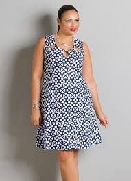 Resultado de imagem para vestido com cinto plus size Plus Size Work Dresses, Fancy Short Dresses, Plus Size Fashionista, Frock Fashion, Latest African Fashion Dresses, African Dresses For Women, African Fashion Dresses, African Dress, Curvy Fashion