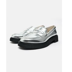 Flat Loafers Metallic Effect High Vamp With Saddle Rounded Toe Sole Heigh : 1.2” (3cm) Silver Flat Loafers For Work, Zara Slip-on Flats For Work, Silver Round Toe Loafers For Work, Silver Round Toe Loafers For Spring, Zara Loafers With Leather Sole And Round Toe, Zara Leather Sole Slip-on Loafers, Zara Slip-on Loafers With Leather Sole, Classic Silver Flats With Round Toe, Zara Classic Flats With Round Toe