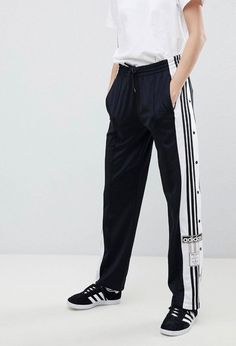 ADIDAS ORIGINALS ADICOLOR POPPER PANTS IN BLACK ~ SIZE LARGE ~ EUC Adidas Popper Pants, Pants Outfit Men, Track Pants Women, Black Clothes, Adidas Vintage, Nylon Pants, Adidas Outfit, Adidas Pants, Sneakers Outfit