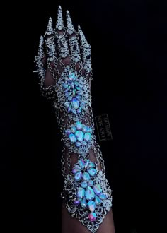 Fantasy Style, Hand Accessories, Magical Jewelry, Fantasy Aesthetic, Fancy Jewelry, Hand Jewelry, Fantasy Jewelry, Fantasy Clothing, Fantasy Fashion