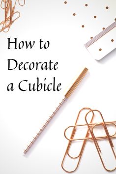 an image of how to decorate a cubicle with clothes pins and paperclips