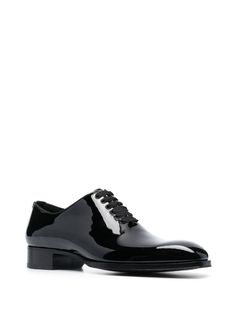 TOM FORD patent-finish Oxford Shoes - Farfetch Luxury Patent Leather Lace-up Shoes For Work, Black Glossy Finish Dress Shoes With Plain Toe, Black Glossy Finish Plain Toe Dress Shoes, Evening Patent Leather Oxfords With Leather Sole, Classic Formal Patent Leather Lace-up Shoes, Classic Patent Leather Lace-up Shoes For Formal Occasions, Luxury Patent Leather Oxfords For Formal Occasions, Luxury Patent Leather Oxfords For Business, Luxury Patent Leather Business Oxfords