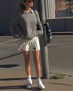 Tennis Skirt Outfits, Adrette Outfits, Skater Girl Outfits, Peplum Tops, Outfit Chic, Grunge Look