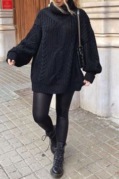 Svarta Outfits, Dr Martens Outfit, Doc Martens Outfit, Outfit Tips, Black Sweater Dress, Leggings Outfit, Winter Leggings