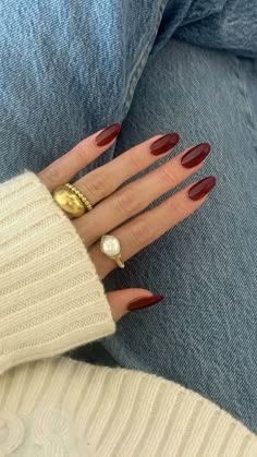 Fall Nails Almond Shape Burgundy, Oval Nails Designs Simple, Short Oval Nails Color, Burgundy Nails Oval Shape, Cherry Wine Red Nails, Burgundy Oval Acrylic Nails, Deep Cranberry Nails, Burgundy Almond Nails Short, Dark Dark Red Nails