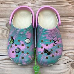 Brand New Crocs Classic Spring Break Clog With Jibbitz Vanilla/Multi (Pink/Green) Kids Size J5 / Women’s Size 7 Kids Size J6 / Women’s Size 8 Cute Slip-on Clogs For Beach, Trendy Pink Clogs For The Beach, Cute Beach Slip-on Clogs, Cute Closed Toe Beach Clogs, Casual Pink Beach Clogs, Pink Non-slip Clogs For Beach, Trendy Pink Clogs For Summer, Fun Beach Clogs For Spring, Trendy Pink Summer Clogs