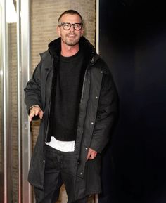 Men’s Street Wear Look, Men Dinner Outfit Night, Rainy Day Outfit Men, David Beckham Style, Mens Fashion Urban, Cool Jackets, Mens Casual Outfits, Hip Hop Fashion