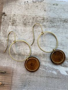 Everyday Brass Circle Earrings, Everyday Brass Circular Earrings, Everyday Circular Brass Earrings, Artisan Round Everyday Earrings, Minimalist Brown Hoop Earrings For Gift, Minimalist Brown Hoop Earrings For Everyday, Artisan Everyday Round Earrings, Everyday Artisan Round Earrings, Earthy Everyday Earrings With Ear Wire