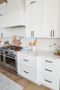 the kitchen counter is clean and ready for us to use