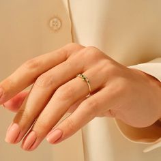 14k Solid Gold Emerald Iconic Cluster Ring May Birthtstone - Etsy Mexico Cluster Wedding Ring, Gold Emerald Ring, Green Gemstone Ring, Emerald Ring Gold, Ring Minimalist, Ring Dainty, Green Gemstones, Stacking Ring, Emerald Ring