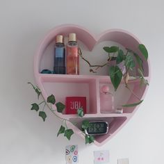 Pink heart shelf Pink Aesthetic Furniture, Cute Diy Shelves, Acrylic Shelf Ideas, Pink Shelf Aesthetic, Pink Wall Shelves, Cute Bedroom Shelves, Heart Shelf Decor, Pink Furniture Aesthetic, Cute Room Shelves