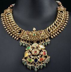 Antique Gold Necklace, Bridal Necklace Designs, Antique Necklaces Design, Bridal Jewelry Vintage, Jewellery Bridal