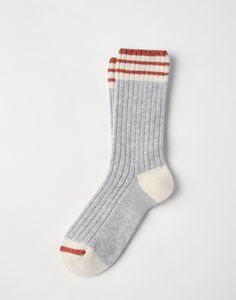 Cashmere rib knit socks Refined cashmere rib knit characterizes these new socks, for completing winter outfits with a sophisticated touch. Contrast stripes along the top edge add a small touch of color. Knitted Top Outfit, Cashmere Yarn, Mens Uggs, Platform Slippers, Eyewear Womens, Boutique Online, Mens Fragrance, Comfortable Dress, Event Dresses