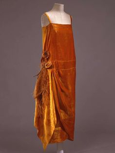 Dress 1923-1924 Collection Galleria del Costume di Palazzo Pitti Callot Soeurs, Ideas Embroidery, 1920 Fashion, Embroidery Vintage, Dress Embroidery, 20th Century Fashion, 20s Fashion