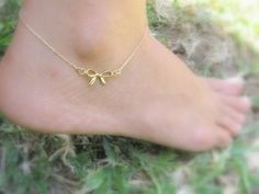 "Gold Bow Anklet. ►Material: 14k gold filled / sterling silver 925 ►Bow size: Approx 1\" ► Nickel Free ✔ ► Tarnish Resistant ✔ ► No Allergic reaction ✔ ► 30 days return policy ✔ ► Accept replacements and custom orders ✔ ► I ship all items in a jewelry gift box ✔ ► Greeting card - upon request ✔ Shipping information : ► Tracking number ✔ ► Expedited / Express shipping - additional payment ooooooooooo ► My Shop: https://www.etsy.com/shop/MoonliDesigns ooooooooooo Please visit my other Etsy shops f Guitar String Bracelet, Anklet Gold, Spring Bracelet, Gold Bracelet Set, Bow Bracelet, Gold Anklet, Natural Gemstone Ring, Making Hair Bows, Gold Ribbon