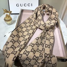 Luxury Scarves, Timeless Handbag, Global Style, Chic Me, Evening Clutch Bag, Luxe Fashion, Bags Designer Fashion, Exclusive Bag, Scarfs