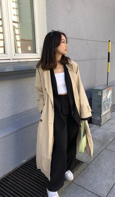 Morning Outfit Casual, Long Coat With Skirt, Casually Elegant Outfits, Korea Style, Casual Day Outfits, Foto Poses, Causual Outfits, Brown Coat, Looks Chic