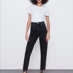 Bnwt Zara Classic Mom Jean Size 00/32 /Black Zara Mom Jeans, Mom Jean, Zara Jeans, Jeans Color, Zara Black, Size 00, High Jeans, Colored Jeans, Mom Jeans