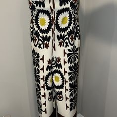 Zara Nwt Size Medium Wide Leg Pant In Brown, Black, Off White And Pale Green Geometric Floral Floral Wide Leg Trousers, Brown Cargo Pants, Tan Cargo Pants, Flare Legging, Zara Jumpsuit, Paperbag Pants, Green Trousers, Floral Geometric, Wide Leg Linen Pants