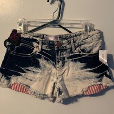 Nwt. Acid Washed With Red Striped Pockets. Size 9. Distressed Cotton Beach Bottoms, Blue Distressed Shorts For The Beach, Ripped Cotton Beach Shorts, Casual Distressed Fitted Shorts, Casual Fitted Distressed Shorts, Ripped Fitted Cotton Shorts, Red Cotton Bottoms With Frayed Hem, Casual Distressed Red Bottoms, Casual Red Distressed Bottoms