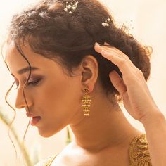 Nivara Four Layer Jhumka Earrings Jhumki Designs Gold Indian Bridal, Jhumki Designs Gold Antiques, Jhumki Earrings Gold Indian Weddings, Gold Jhumki Indian Jewelry, Jhumki Designs Gold, Gold Jhumka Earrings Bridal, Jhumki Earrings Gold, Bridal Earrings Indian, Kundan Chandbali