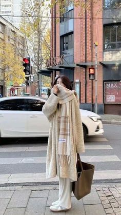 October Outfits Korea, Cute Fall Outfits Korean, Cute Asian Winter Outfits, Korea Winter Fashion Women, Asia Winter Outfit, Asian Autumn Outfits, Shanghai Winter Outfit, Korean Girl Winter Outfit, Spain Outfits Fall