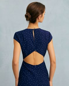 Intricate Dress, Cutout Midi Dress, Polka Dot Midi Dress, Dress Patterns Free, Tailored Clothes, Neue Outfits, Short Sleeve Maxi Dresses, Navy Midi Dress, Solid Color Dress