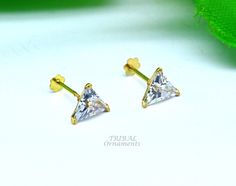 18 kt or 18 carat yellow gold handmade excellent single stone stud earring multi purpose stud we can use as cartilage or upper earrings also. Fabulous brides , customized personalized unisex jewelry from India. Metal-18 kt yellow gold. Item type-stud earring Weight-0.610 grams. size-:6 mm approx.. Closure- Screw back. Makes excellent gifting for birthday, mother's day. valentines day, Christmas day, wedding anniversary. Single Stone Studs Earrings Gold India, Classic Yellow Gold Piercings As Gift, Classic Yellow Gold Piercings For Gifts, Dainty Prong Setting Nose Studs As Gifts, Classic White Cartilage Earrings As Gift, Adjustable Internally Threaded Jewelry For Anniversary, Minimalist Screw-back Earrings As Gift, Minimalist Screw Back Earrings As Gift, Minimalist Screw Back Jewelry Gift