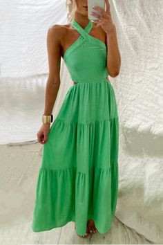 Experience ultimate vacation style with our Halter-neck Open Back Tiered Maxi Dress. The flowing tiers and delicate halter-neck add a touch of elegance while the open back keeps you cool and stylish. Perfect for any tropical paradise, this dress will make you feel confident and stunning!Material:Cotton+PolyesterSIZEUS/CANBUSTWAISTHIPSS2-433"-34"26"-27"36"-37"M6-835"-36"28"-29"38"-39"L10-1237"-39"30"-32"40"-42"XL12-1440"-42"33"-35"43"-45" Beach Halter Neck Midi Dress With Cutout, Summer Tiered Maxi Dress With Tie Back, Beach Sundress With Cutouts, Spring Vacation Halter Dress With Tiered Design, Spring Tiered Halter Dress For Vacation, Cutout Dresses For Beach Season Vacation, Vacation Dresses With Cutout For Beach Season, Beach Season Vacation Dresses With Cutout Details, Cutout Dress For Vacation, Beach Season