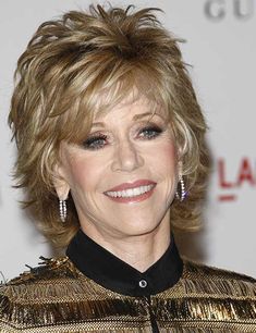 Short Feathered Hairstyles, Feathered Hairstyles Medium, Profile Female, Jane Fonda Hairstyles, Light Strawberry Blonde, Mom Haircuts, Beyonce Hair, Sassy Haircuts, Long Face Shapes