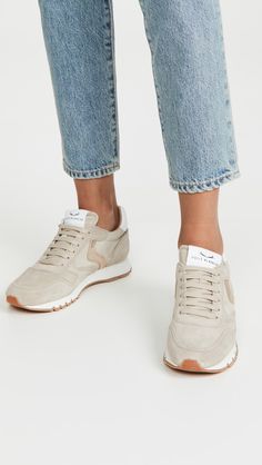 Voile Blanche Julia Sneakers | Shopbop White Sneakers Outfit, Sneaker Outfits Women, Adidas Sneakers Women, Older Women Fashion, Trendy Clothes For Women, Sneakers Outfit, Suede Sneakers, Mode Outfits, White Sneakers