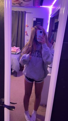 Weekend Hangout Outfit, Lazy Summer Fits, Cute Outfits Shorts, Basic White Girl Aesthetic, Cute White Girl, Cute Hoodie Outfit, Brandy Hoodie, Pretty Blonde Hair, Preppy Outfits For School