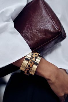 ANIMAL PRINT RIGID BRACELET - Golden | ZARA United States Zara Portugal, Metal Bracelet, Trench Jacket, Cardigan Sweater Dress, Leather Shirt, Metal Bracelets, Zara United States, Trouser Jeans, Printed Leather