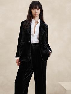 Peak Lapel, Velvet Blazer, Tailored Blazer, Formal Looks, Petite Size, Hip Length, Dark Black, Suits For Women, Fashion Inspiration