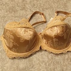 Beige New With Tags Marie Jo Bra. 34 D One Hook Closure. Elegant Padded Bra, Elegant Lined Underwire Bra, Elegant Fitted Gold Bra, Satin Bralette, Pumping Bras, Victoria Secret Pink Bras, White Bralette, Sleep Wear, Yoga Sports Bra