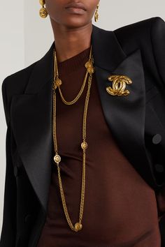 VINTAGE CHANEL Gold-plated necklace | NET-A-PORTER Vintage Chanel Pearl Necklace, Jasmine Tookes Jewelry, Long Chanel Necklace, Scaparelli Jewelry, Vintage Chanel Necklace, Gold Vintage Necklace, Chanel Vintage Jewelry, Chanel Jewelry Aesthetic, Black Outfit Gold Jewelry