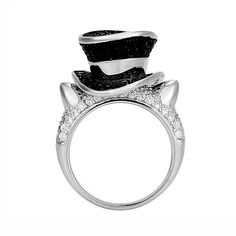 Introducing the Tophat Cat Statement Ring, a harmonious blend of whimsical charm and luxurious elegance, exclusively designed by the Ginger Lyne Collection. This ring captures the essence of feline allure, boasting an intricate design that features adorable cat ears paired with a classy tophat. Each element is meticulously crafted to shine brilliantly, thanks to its white gold plating over durable copper. But the true magic lies in its stone setting. The ring is adorned with AAA-grade sparkling Engagement Rings Twisted, Cat Ring, Cute Kitty, Black Plates, Ring Black, One Ring, Rings For Her, Gold Set, White Ring