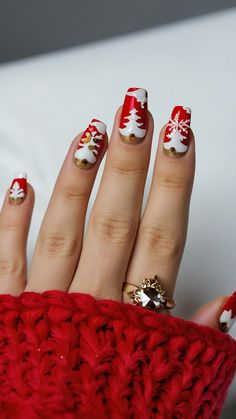 Discover trendy winter nail design inspirations in this blog post Featuring red simple short white trendy subtle art pink inspo designs Get acrylic nail ideas for night before the winter season