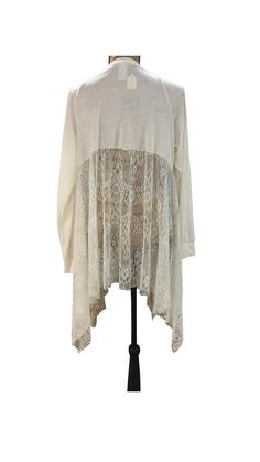 Plus size stevie nicks style cardigan with handkerchief hemlineFull refund within three days of delivery if not satisfied. Extra small 2-4Small 6-8Medium 10-12Large 14-16Xlarge 18-20Xxlarge 22-24Long sleeve, soft lightweight jersey top with a flowy lace waterfall ruffle at the opening. This style has a lace handkerchief hemline.  Its versatility is amazing in fitting many body shapes. it is an easy layer every season, dress it up or down. you can wear it with leggings, jeans, skirts, dresses, sh Plus Size Boho Chic, Winter Wedding Fashion, Stevie Nicks Style, Chiffon Jacket, Lace Handkerchief, Waterfall Cardigan, Lace Cardigan, Style Cardigan, Stevie Nicks