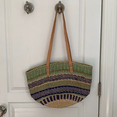 Straw Bag Perfect For The Beach. Nwot Casual Multicolor Satchel For Beach, Casual Multicolor Beach Satchel, Green Hobo Tote Bag For Vacation, Green Tote Hobo Bag For Vacation, Green Satchel For Summer Beach Outings, Casual Woven Satchel For Shopping, Green Summer Bucket Bag For Shopping, Green Hobo Shoulder Bag For Vacation, Green Travel Satchel Beach Bag