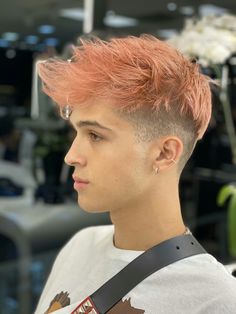 Coral Hair Color, Turquoise Hair Color, Pink And Orange Hair, Violet Hair Colors, Coral Hair, Red Hair Men, Mens Haircuts Short Hair, Hair Color Orange