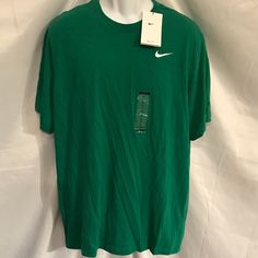 Pre-Owned Item. All My Items Are Kept In A Smoke-Free, Pet-Free Facility. Please Take The Time To View Some Of My Other Items. Many Are New With & With Out Tags. Any Questions Please Contact Me. Thank You. Bust/Chest (24 In) Shoulder To Shoulder (18 In) Sleeve (8 In) Length From Top Of Garment To End Of Garment (31 In) Nike Green Sports T-shirt, Green Relaxed Fit Sports Top, Green Sports Top, Green Nike Crew Neck T-shirt, Nike Short Sleeve Relaxed Fit Shirt, Nike Green Relaxed Fit Top, Nike Relaxed Fit Short Sleeve Shirt, Nike Green Short Sleeve T-shirt, Nike Short Sleeve Shirt With Moisture-wicking