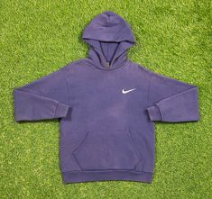 Vintage Nike Hoodie Good Condition Made in the USA Each Vintage item is unique and fits differently. Please refer to measurements for the best fit. Size Youth Large Width 18 in Length 24 in * I ship all items in two or three business days and utilize Priority Mail options via USPS. Expedited shipping is available upon request. If you have any questions; Please Ask! *I Ship International!! PLEASE EMAIL BEFORE PURCHASING INTERNATIONALLY * All of my items are pre-owned and, unfortunately, sometimes Vintage Nike Hoodie, 80s Photos, Nike Vintage, New Jersey Devils, Nike Swoosh, Nike Hoodie, Alabama Crimson Tide, Vintage Sweatshirt, Vintage Nike