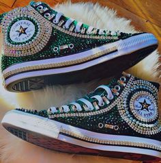 NFL-INSPIRED RHINESTONE CONVERSE – ✨ B.eaded E.verything by "The Croc Doc" 💕🐊 Rhinestone Nike, Bedazzled Converse, Pearl Sneakers, Bling Projects, Rhinestone Converse, Bedazzled Shoes Diy, Mickey Shoes, Rhinestone Templates, Converse Wedding Shoes