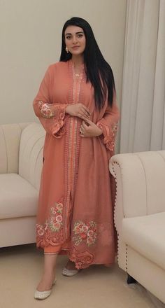 Shirt With Lace, Open Shirt, Pakistani Dresses Casual, Pakistani Fashion Party Wear, Salwar Kamiz, Dress Design Patterns, Simple Pakistani Dresses