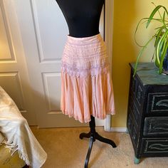 Perfectly Pink Boho Midi Skirt With Lace And Ribbon Detailing. Concealed Side Zip. New With Tags! Bohemian Knee-length Lined Skirt, Bohemian Knee-length Gathered Skirt, Boho Midi Skirt, Black Mesh Skirt, Casual Vacation Outfits, Peach Skirt, White Lace Skirt, Skirt With Lace, Tan Skirt