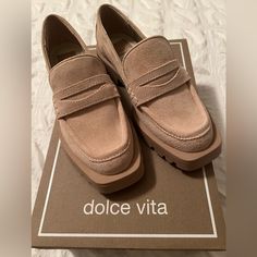 Women’s Dolce Vita Cream Loafers. New In Box. Cream Loafers, Dolce Vita Shoes, Flat Shoes Women, Loafer Flats, Shoes Flats, Loafers, Size 6, Women Shoes, Cream