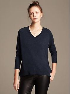 High/Low Pullover Fancy Fashion, Fall Capsule Wardrobe, Elegant Styles, Sweater Sale, Split Hem, Elegant Fashion, Capsule Wardrobe, High & Low, High Low