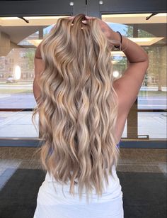 Pretty Curls For Long Hair, Blonde Hair Inspiration Summer, California Blonde Hair Sun Kissed, Dark Hair Blonde Highlights, Curling Methods, Teddy Bear Blonde, Blonde Highlights On Brown, Blonde Highlights On Brown Hair